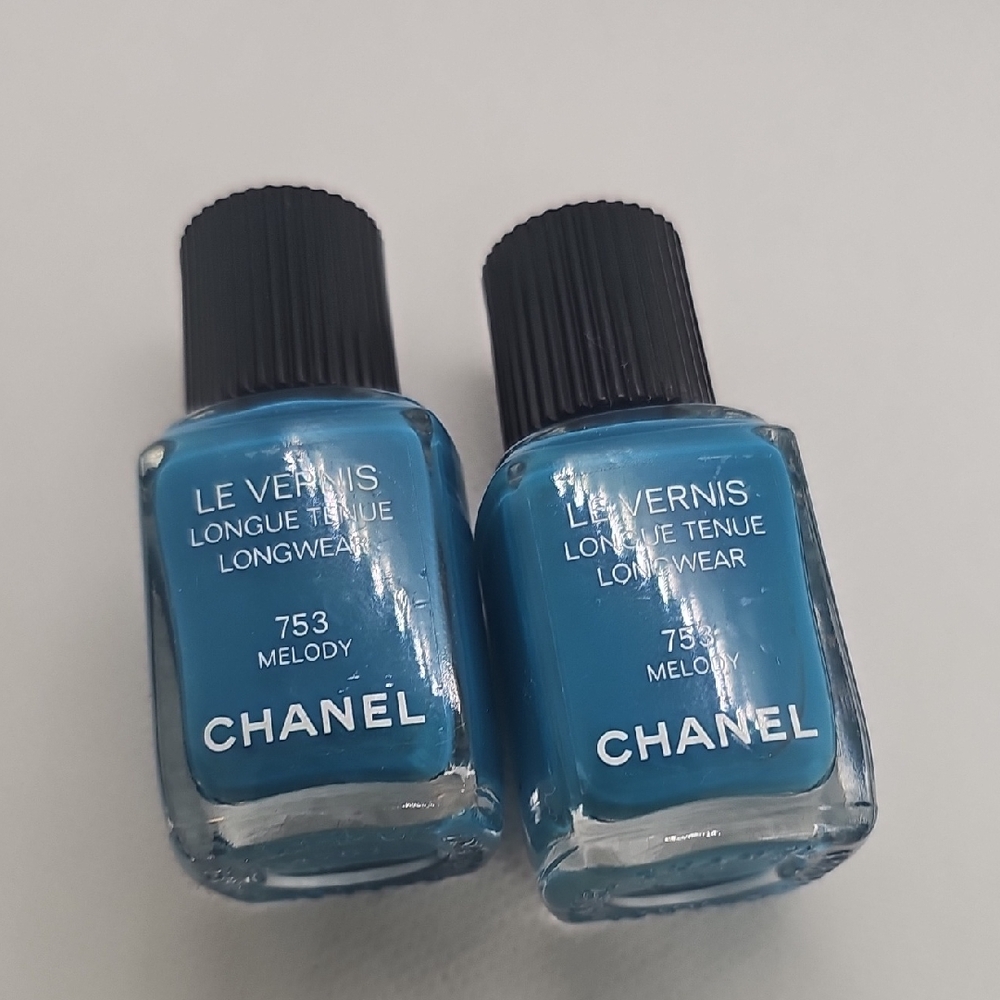 CHANEL Le Vernis Melody Nail Polish Duo